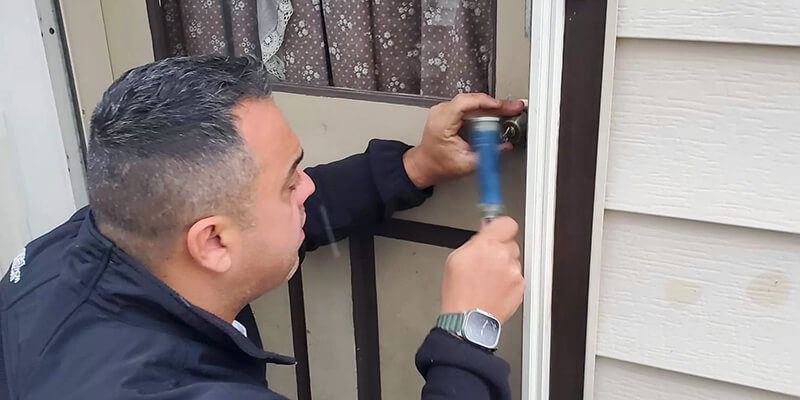 Unlock a House Door - MN Locksmith Pittsburgh